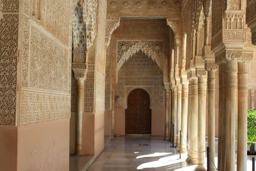 Zwiedzanie Alhambry informacje praktyczne