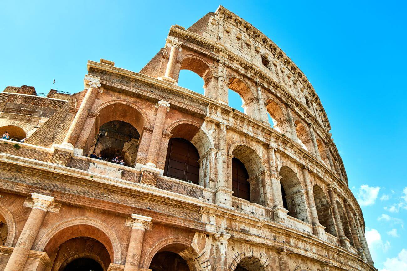 koloseum rzym zbliżenie na mur
