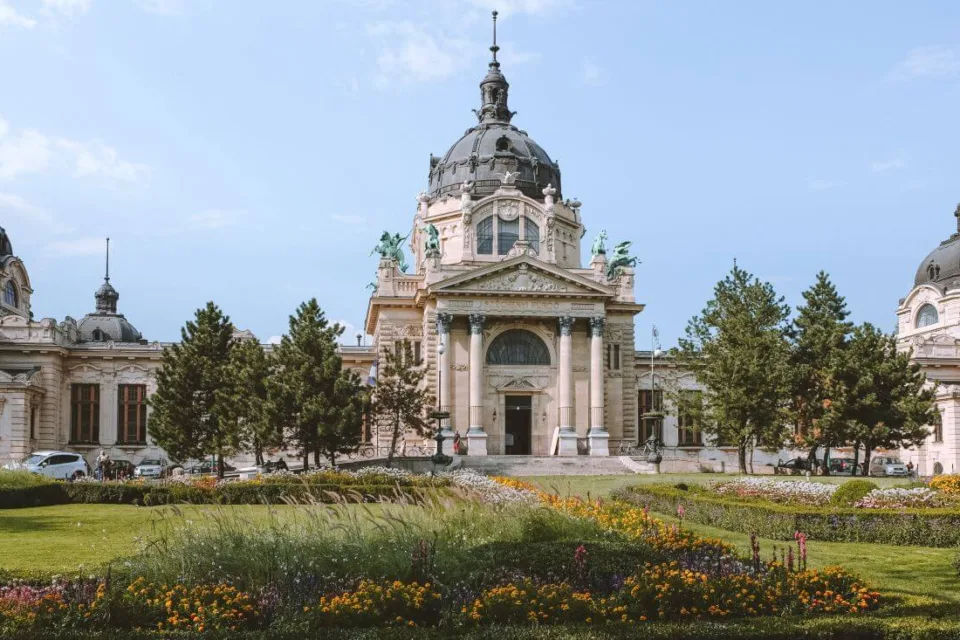 Széchenyi Gyógyfürdő és Uszoda budynek