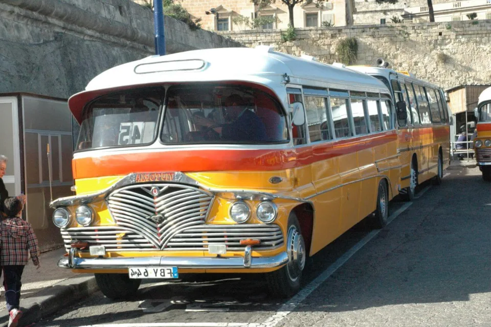 malta transport z lotniska bus