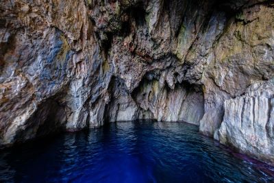 Paklenica błękitna jaskinia w Chorwacji