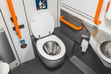 toaleta w samolocie