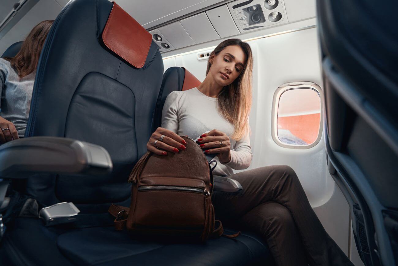 Czy w samolocie można ładować telefon? - Travelers