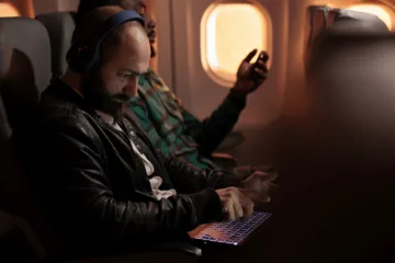 Laptop w samolocie