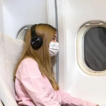 słuchawki bezprzewodowe w samolocie